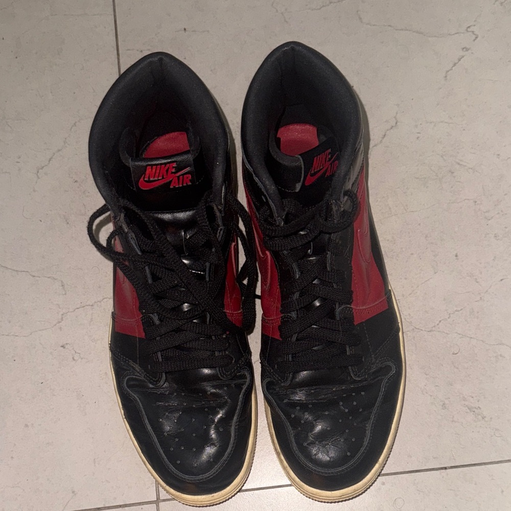 Nike High-Top Sneakers in Black and Red